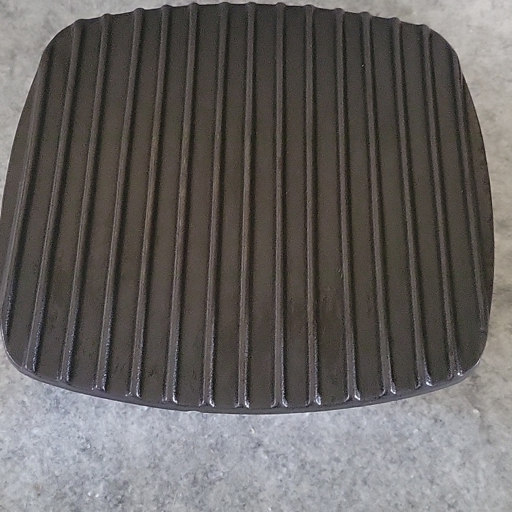 Cast Iron Panini Press - Black - - Picture 3 of 3